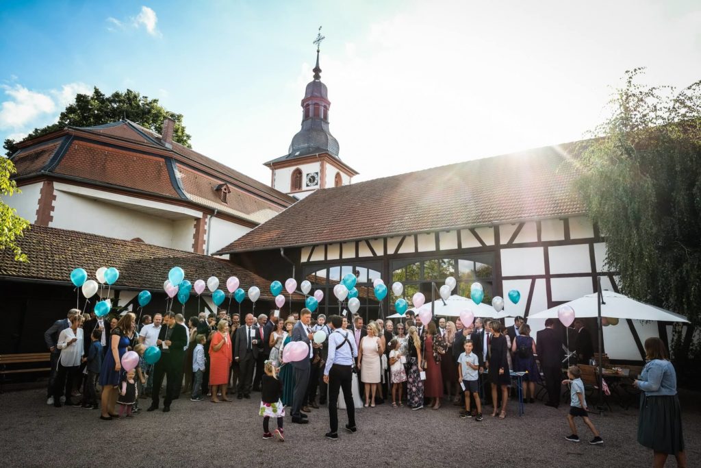 Luftballons im Burghof Meisinger 